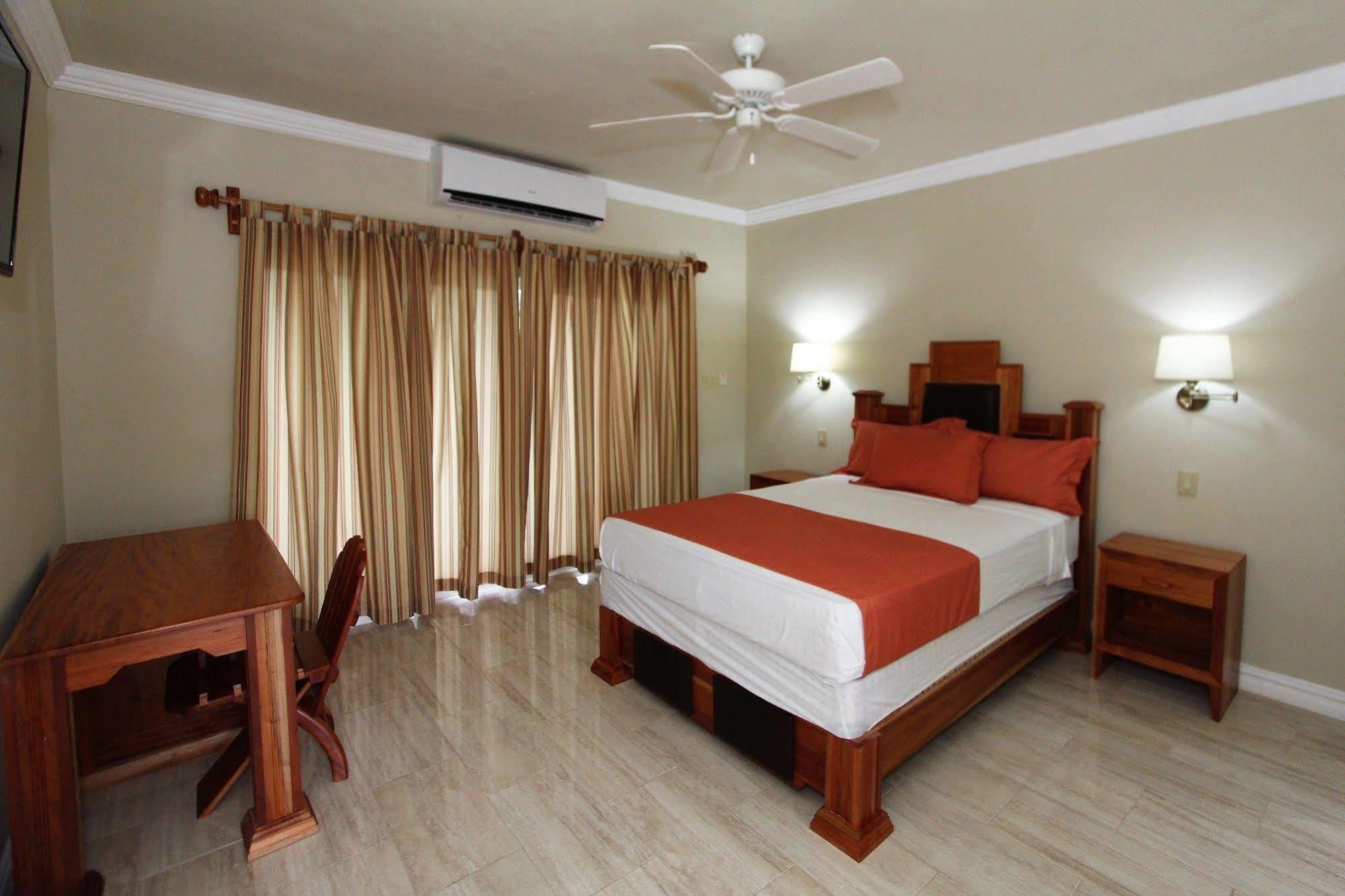 Oasis Resort Negril Exterior foto